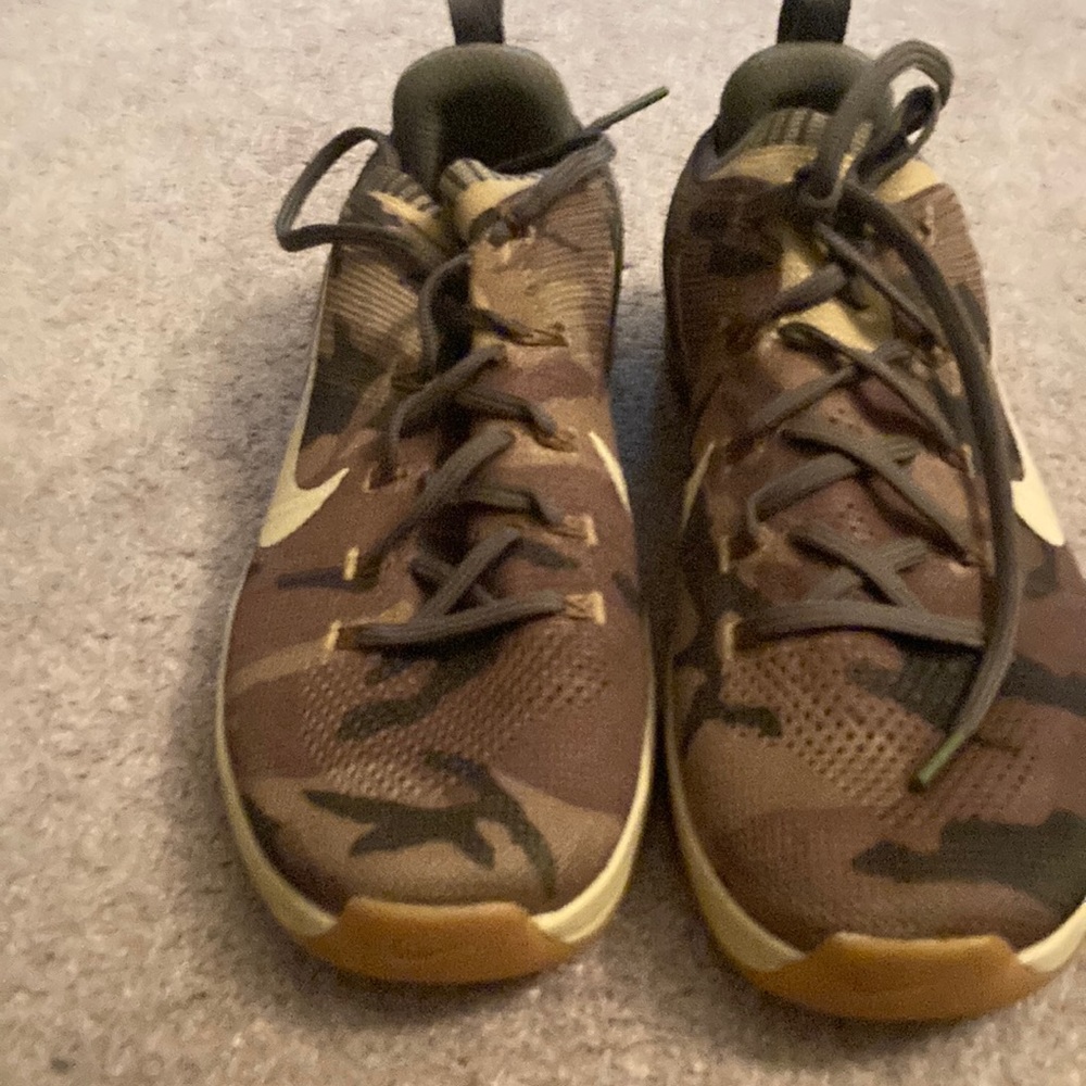 Nike metcon camo sneakers. Size 11